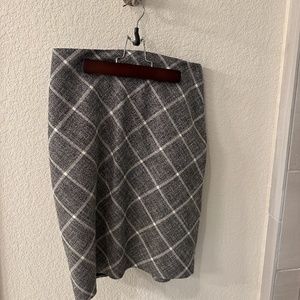 White House black market skirt size 4